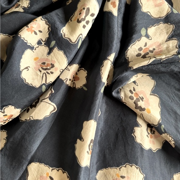 Silk Floral Katia Dress - Picture 5 of 5